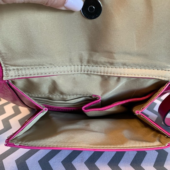 Giani Bernini Crossbody Bag 9 1/2” x 9 1/2” x 3” with Multiple Pockets - Picture 11 of 16